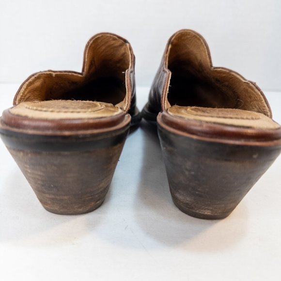 Ariat Womens Size 7 Mule Brown Leather Slip On Western Studded Medallion Heel - Picture 6 of 8